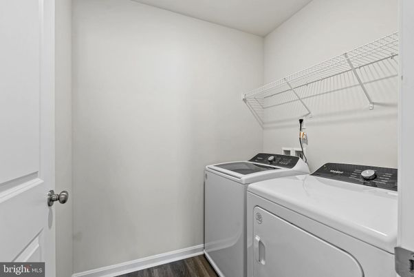 Interior, Washer, Wood Texture Flooring