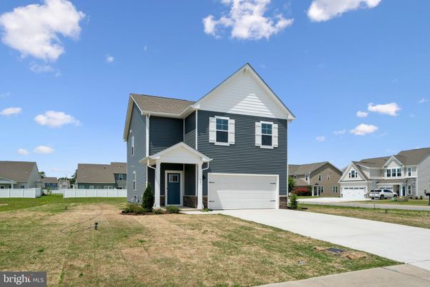 Attached, Exterior, Facade, Farmhouse