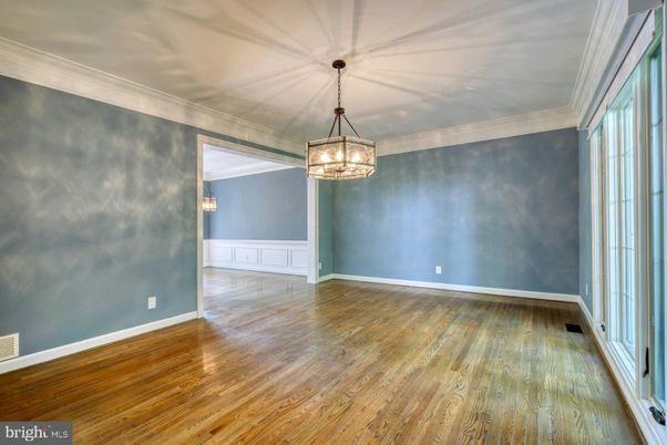 Empty room, Interior, Pendant Lights, Wood Texture Flooring