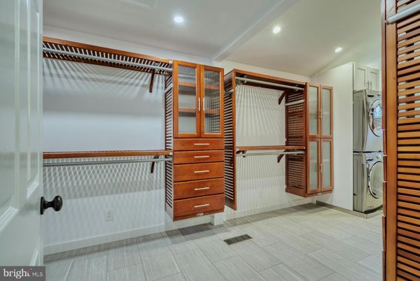 Interior, Recessed Lighting, Utility Closets, Washer