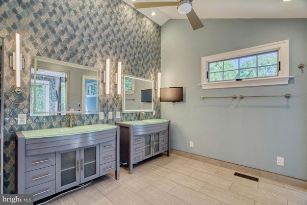 Bathroom, Interior, Recessed Lighting, Wood Texture Flooring