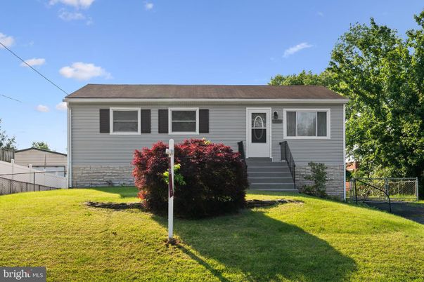 Exterior, Facade, Cape Cod