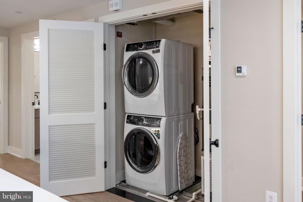 Interior, Utility Closets, Washer, Wood Texture Flooring