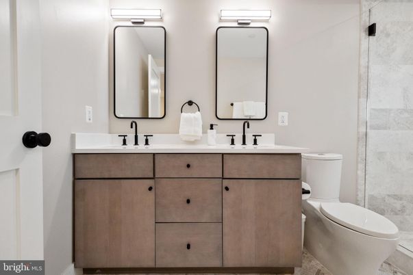 Bathroom, Dual Sink Vanities, Interior