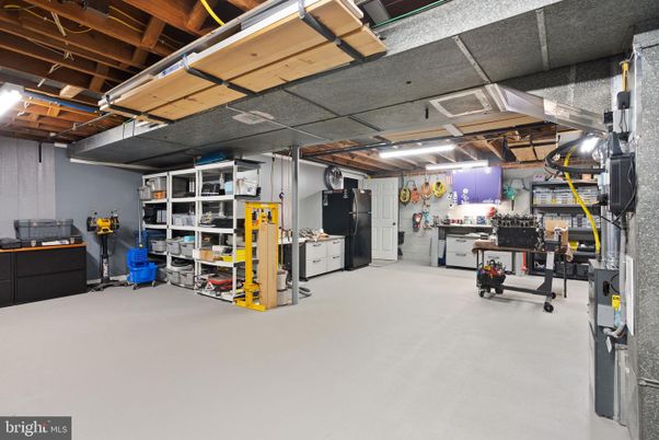 Interior, Washer, Wooden Beams