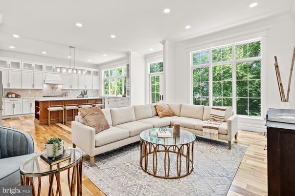 Interior, Kitchen, Living room, Pendant Lights, Recessed Lighting, Wood Texture Flooring