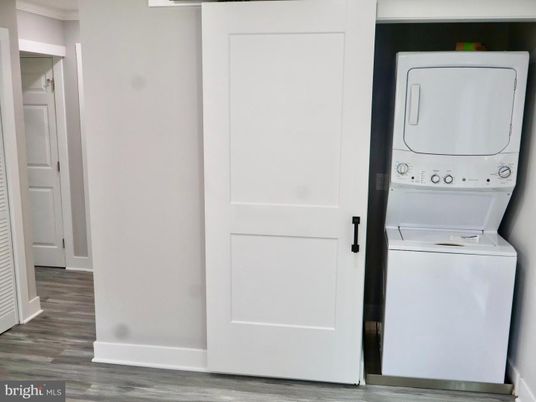 Interior, Utility Closets, Washer, Wood Texture Flooring