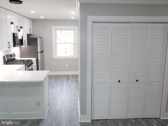 Interior, Kitchen, Pendant Lights, Recessed Lighting, Wood Texture Flooring