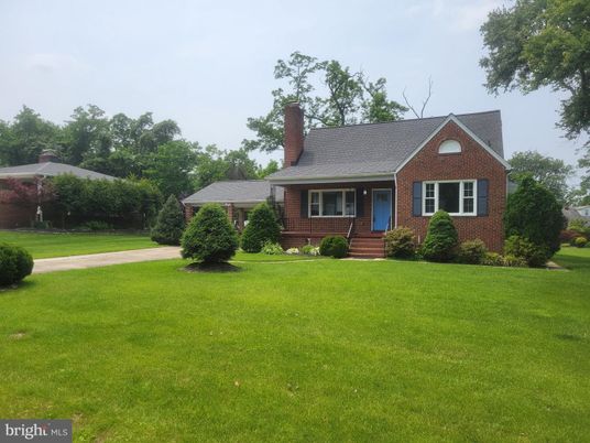 Backyard, Exterior, Facade, Brick Facade, Cape Cod