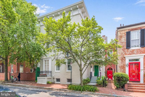 Exterior, Facade, Brick Facade, Rowhouse