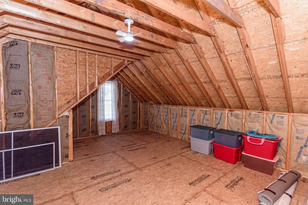 Empty room, Interior, Wooden Beams, Wooden Ceilings