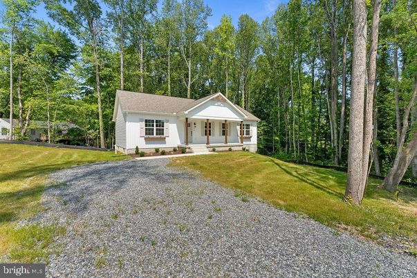 Backyard, Exterior, Facade, Ranch