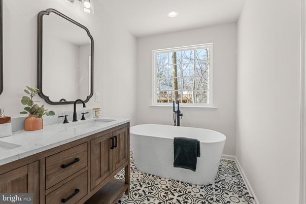 Bathroom, Dual Sink Vanities, Free Standing Baths, Interior, Recessed Lighting