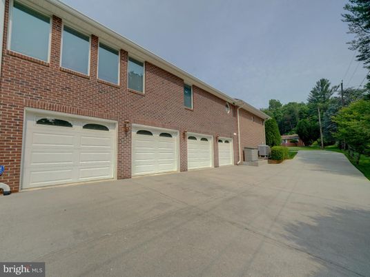 Attached, Exterior, Facade, Brick Facade, Rowhouse