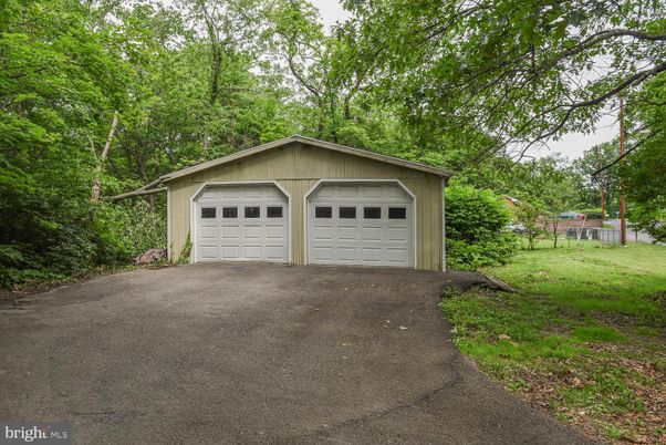 Backyard, Detached Garage, Exterior
