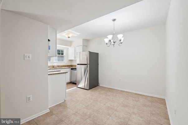 Chandelier, Interior, Kitchen