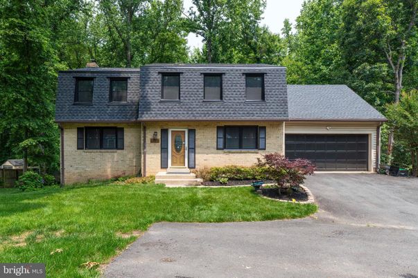 Attached, Exterior, Facade, Brick Facade, Cape Cod