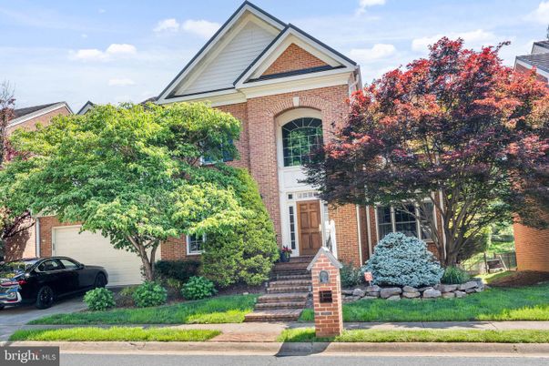 Exterior, Facade, Brick Facade, Queen Anne Victorian