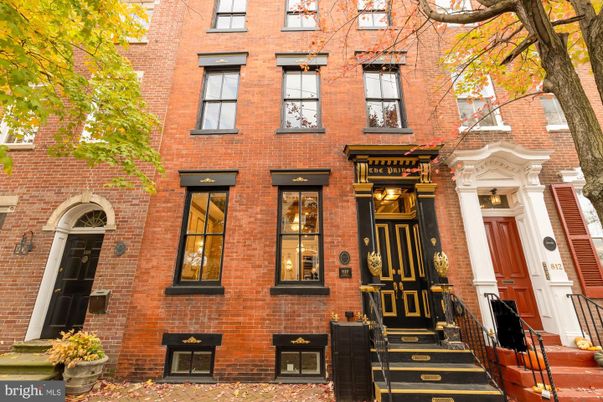 Exterior, Facade, Brick Facade, Rowhouse