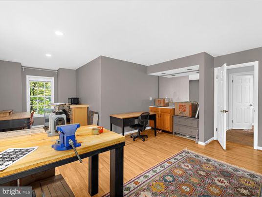 Home Office, Interior, Recessed Lighting, Wood Texture Flooring