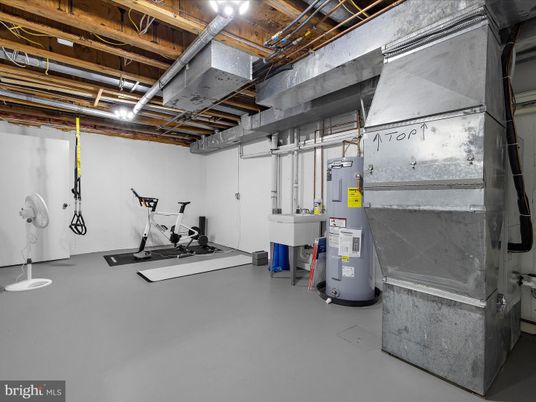 Fitness Equipment, Interior, Wooden Beams