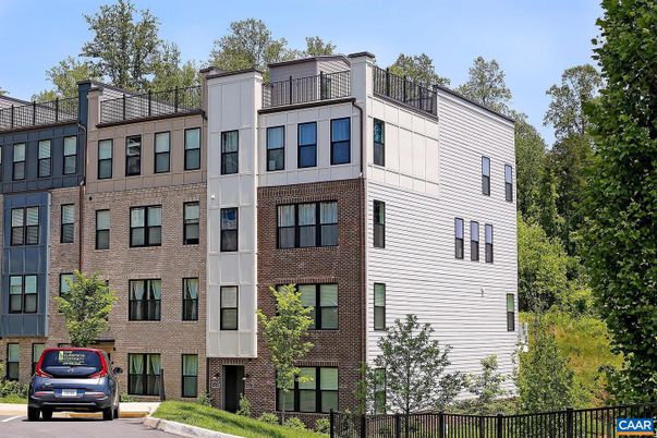 Exterior, Facade, Brick Facade, Rowhouse
