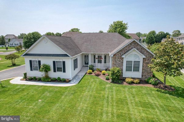 Backyard, Exterior, Facade, Brick Facade, Ranch