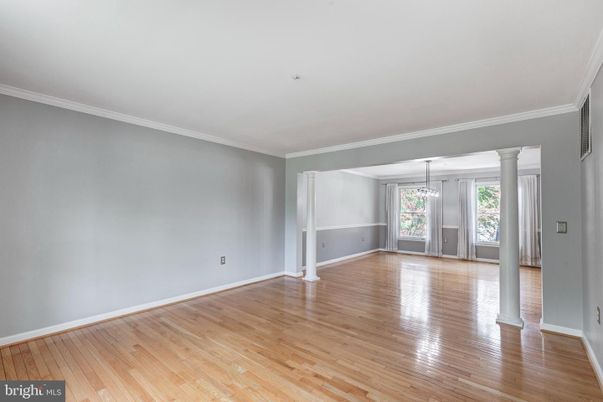 Empty room, Interior, Pendant Lights, Wood Texture Flooring