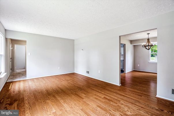 Chandelier, Empty room, Interior, Wood Texture Flooring