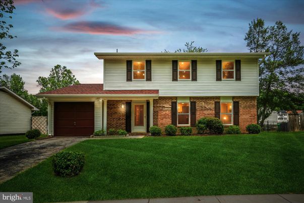 Attached, Exterior, Facade, Brick Facade, Split Level