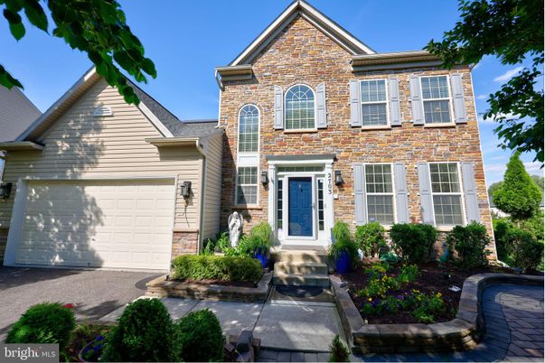 Attached, Exterior, Facade, Brick Facade, Brick Traditional