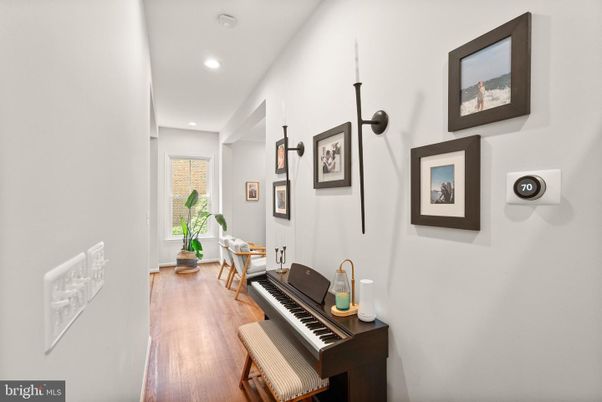 Interior, Piano, Recessed Lighting, Wood Texture Flooring