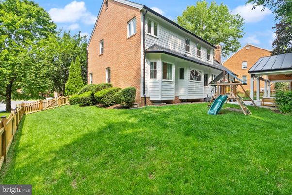 Backyard, Exterior, Playground, Solar Panels