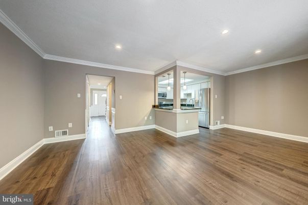 Empty room, Interior, Recessed Lighting, Wood Texture Flooring
