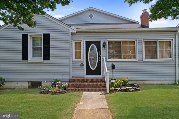 Exterior, Facade, None