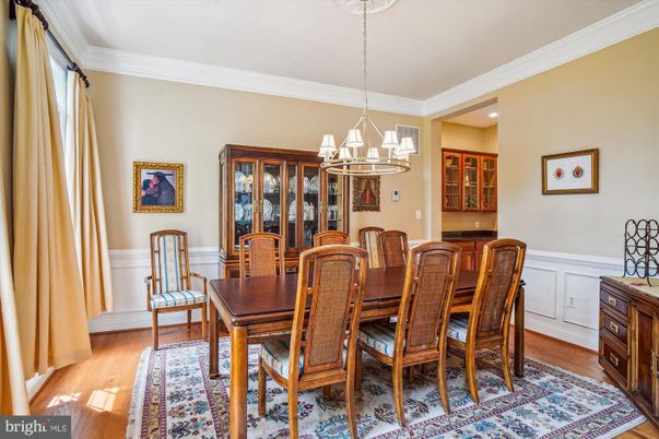 Chandelier, Dining room, Interior, Pendant Lights, Recessed Lighting, Wood Texture Flooring