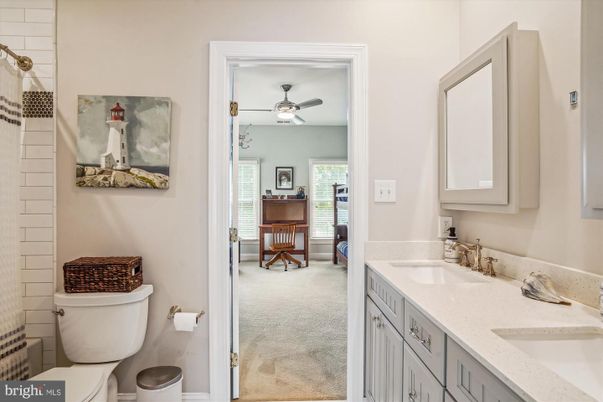 Bathroom, Dual Sink Vanities, Interior