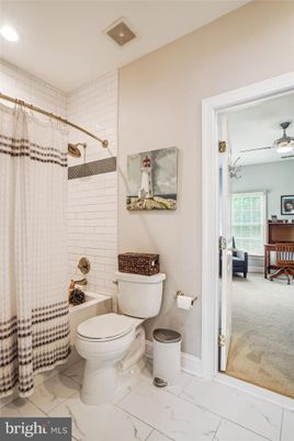 Bathroom, Interior, Marble, Recessed Lighting