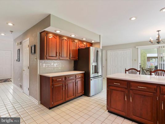 Chandelier, Dining room, Interior, Kitchen, Recessed Lighting