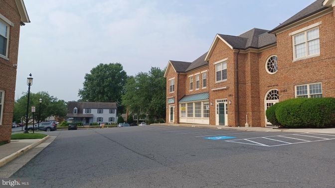 Exterior, Facade, Brick Facade, Rowhouse