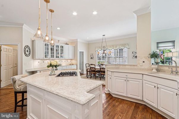 Chandelier, Dining room, Interior, Kitchen, Pendant Lights, Recessed Lighting, Wood Texture Flooring