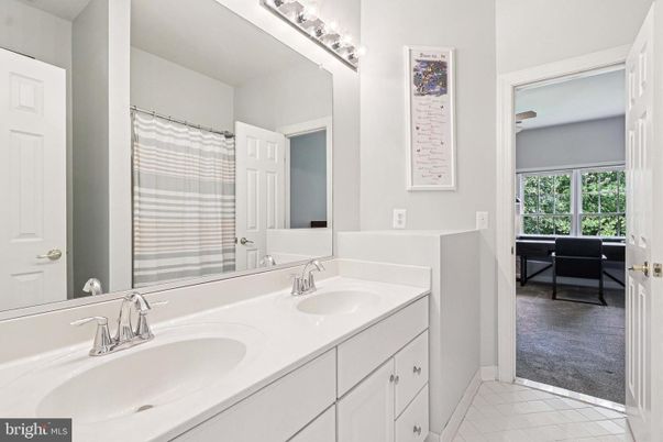 Bathroom, Dual Sink Vanities, Interior