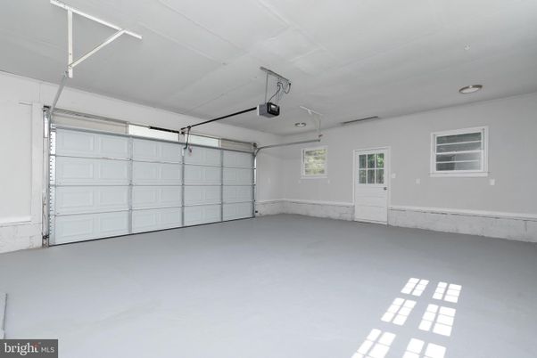 Garage, Interior