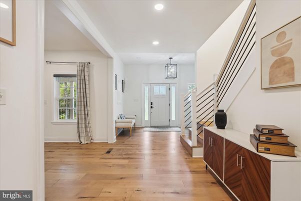 Interior, Pendant Lights, Recessed Lighting, Wood Texture Flooring