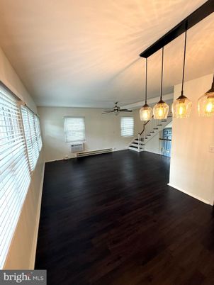 Empty room, Interior, Pendant Lights, Wood Texture Flooring