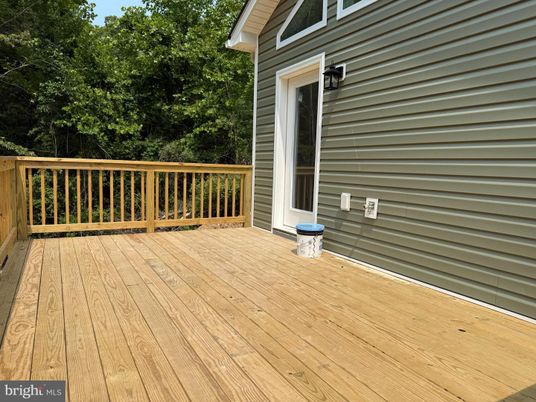 Exterior, Wood Texture Flooring