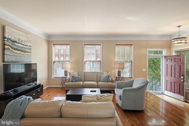 Interior, Living room, Pendant Lights, Wood Texture Flooring