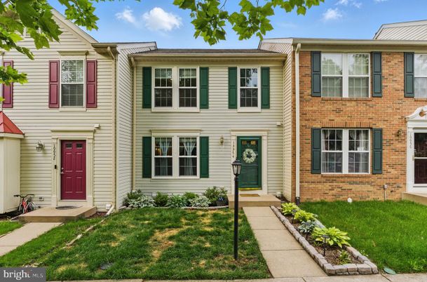 Exterior, Facade, Brick Facade, Rowhouse