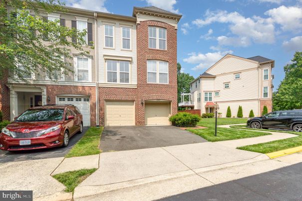 Attached, Exterior, Facade, Brick Facade, Rowhouse