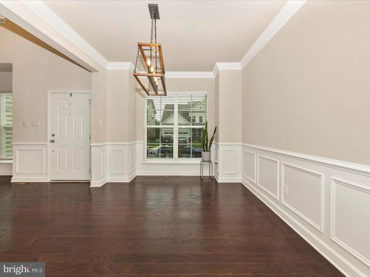 Empty room, Interior, Pendant Lights, Wood Texture Flooring